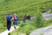 Skotsk vandrer i kilt på West Highland Way. Vandreferie Skotland