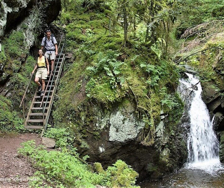 Vandreferie-Tyskland-Schwarzwald-Schluchtensteig-trappe-vandfald-(c)SS